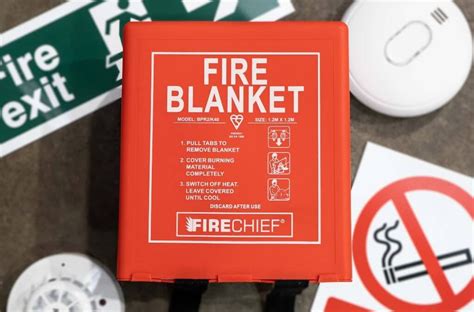 Using Fire Blankets What You Need To Know To Stay Safe