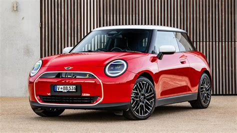 Mini Cooper Se 2024 Review Chasing Cars