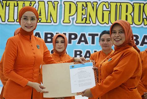 Ikwi Jabar Lantik Pengurus Ikwi Kabupaten Bandung