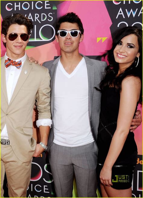 Jovenes Y Famosos Jonas Brothers En Los Kca 2010