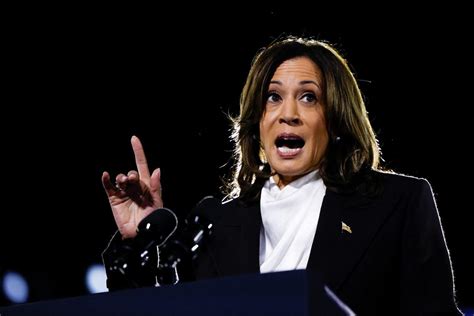 Kamala Harris Likens Trump to Mad ‘Petty Tyrant’ King George