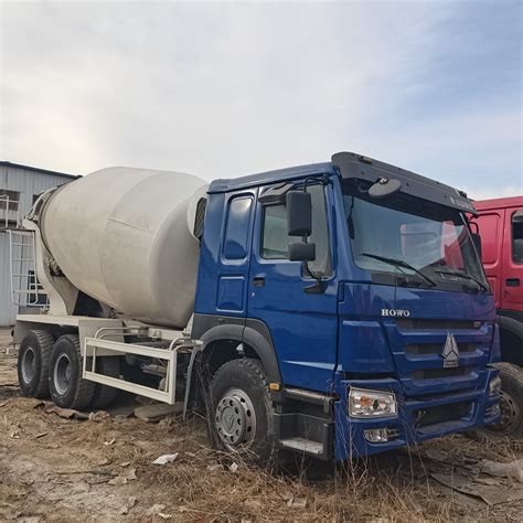 Brand New 2023 HOWO 6 10 M3 Cement Mixer Trucks Concrete Mixer Truck