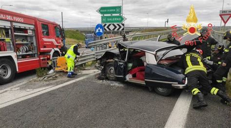 Incidente Mortale Allo Svincolo Lametino Autostradale Deceduto Il