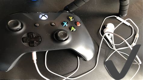 How To Use Apple Head Phones As A Mic On The Xbox One Rant Youtube