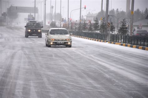 Kars Ta Etkili Olan Kar Ya Trafikte Aksamalara Neden Oldu