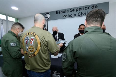 Grupo De Elite Da Pol Cia Civil Do Pr Tigre Completa Anos Salvando