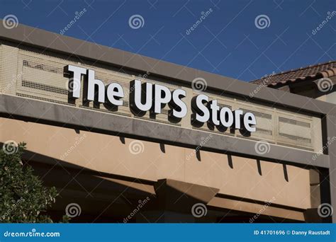 Ups Store Sign Editorial Photo Image Of Business America 41701696