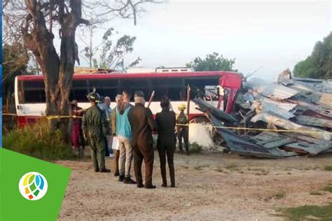 Accidente De Tránsito Ocasiona Un Fallecido Y Cuatro Lesionados Video