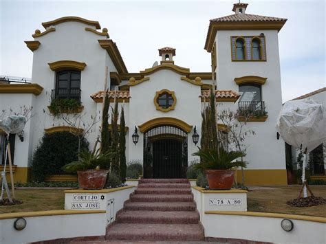 Casa Estilo Colonial De 550 M2 Por Estudio De Arquitectura En Pilar