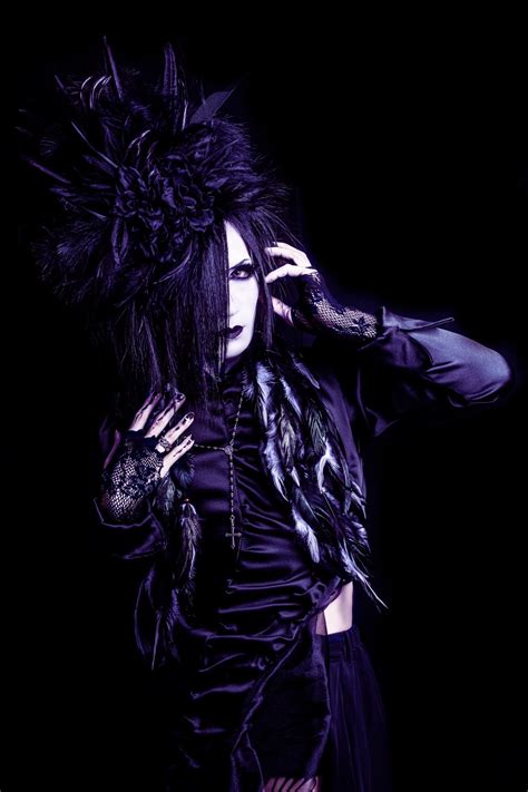 La Veil MizeriA New Look Crimson Lotus Visual Kei Promotion