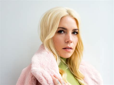 Skylar Grey 2025: Boyfriend, net worth, tattoos, smoking & body