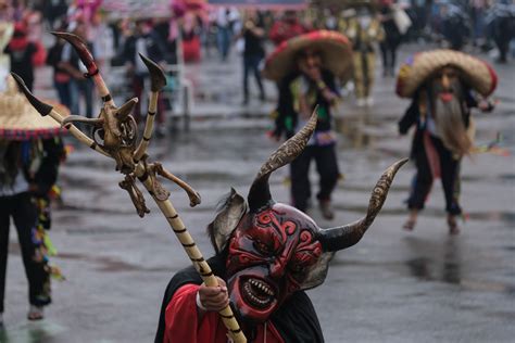 Las Im Genes De La Lluvia Color Y Baile Del Megadesfile De D A Muertos