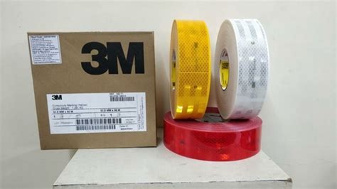 Red White Yellow 3 M Retro Reflective Tape For Vehicle Application