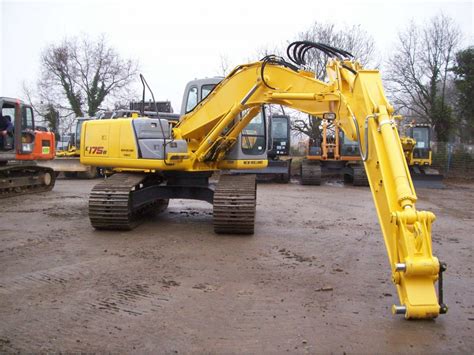 Boom Offset On New Holland Kobelco E175BLC Excavator