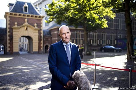 Zorgminister Kuipers Toename Coronagevallen Geen Reden Tot Zorg