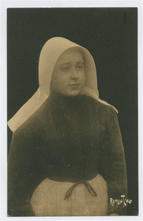 L Aunis Et Saintonge Type De Femme En Kisnot Carte Postale