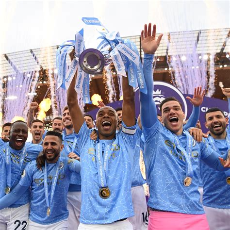 Manchester City soulève son titre