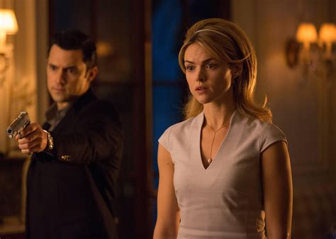 Gotham Bild Erin Richards Milo Ventimiglia 377 Von 535 FILMSTARTS De