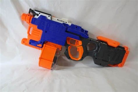 Nerf Hyperfire vs Rapidstrike: which nerf blaster should you choose ...