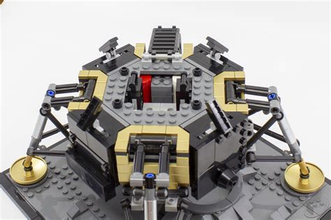 Review: 10266 NASA Apollo 11 Lunar Lander – Bricking Around