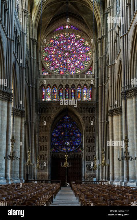 Reims cathedral interior hi-res stock photography and images - Alamy