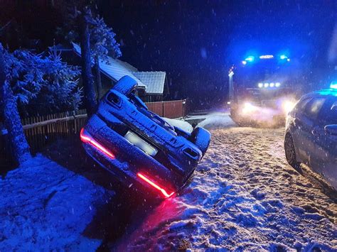 Nocny Wypadek W Gminie Krzeszowice Dachowa Samoch D Osobowy