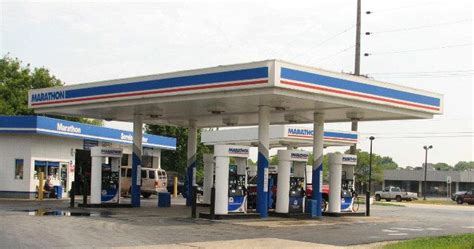 Marathon Gas Station - Des Plaines, Illinois