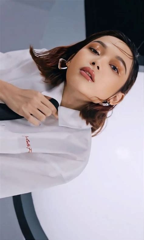 BINI GWEN Pretty Selfies Pretty Brunette Filipina Women