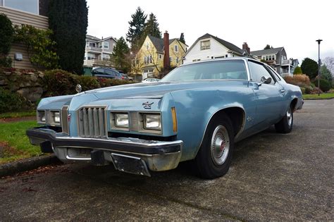 Seattle's Parked Cars: 1977 Pontiac Grand Prix SJ