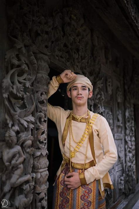 Burmese traditional clothing during Kongbaung period| -Myanmar in 2024 ...