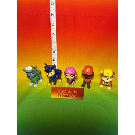 Paw patrol figures