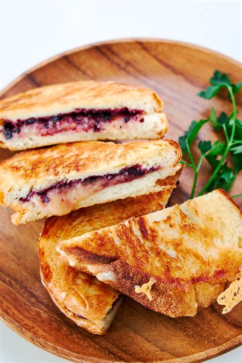 Blackberry Gouda Grilled Cheese Sandwich