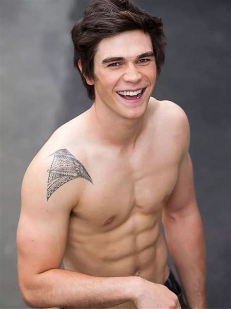 Kj Apa Hottest Guide With The Best Shirtless Gallery