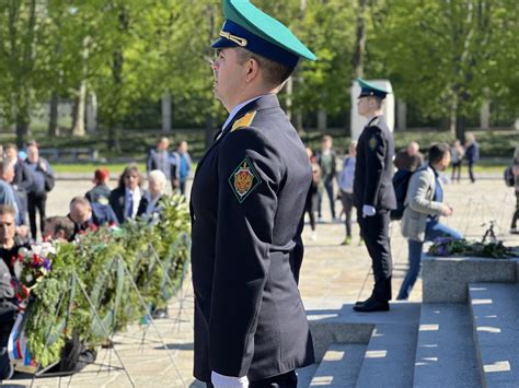 Botschaft der Russischen Föderation on Twitter Kranzniederlegung am