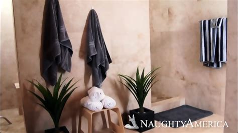 Brandi Love Fucking In The Shower With Her Outie Pussy