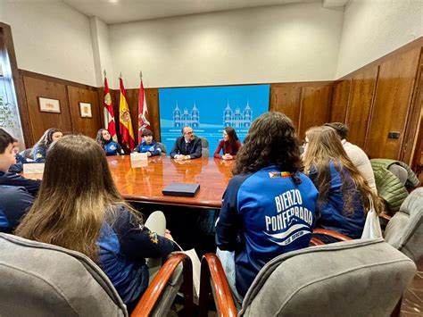 Morala reconoce los méritos del Club Natación Bierzo El deporte