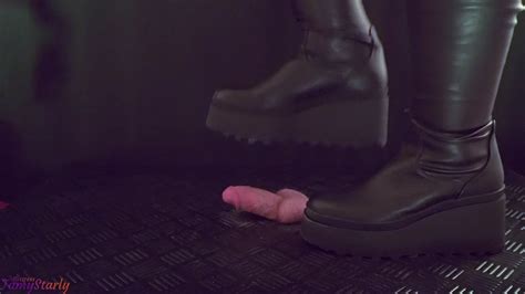 Crushing Your Cock On The Dance Floor In Platform Boots Nude Pics Xhamster