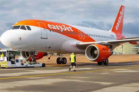 Easyjet Tui Ryanair Jet And British Airways Hand Luggage Limits And