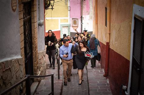 Callejoneada Con La Estudiantina De Guanajuato Getyourguide