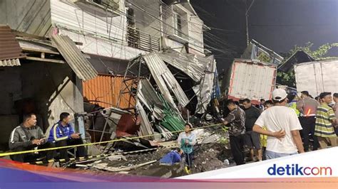 Suasana Terkini Tkp Laka Maut Libatkan Truk Di Ngaliyan Semarang