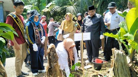 Gebyar Aksi Kolaborasi Remaja Genre Padang Pariaman Penanaman