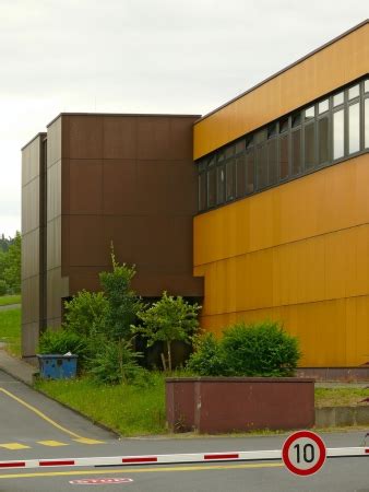 Фасадные панели hpl. Пластик фасадный облицовочный КМ1. Трудногорючий ...