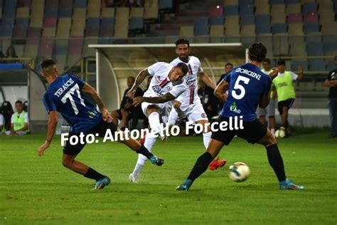 Foggia Latina 1 3 Risultato Finale Calcio Foggia