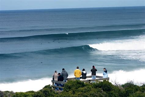 Bells Beach Heaven for Surfers - Gets Ready