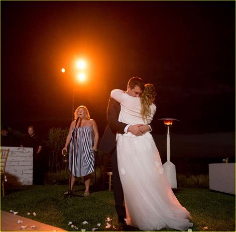 Amy Schumer's Wedding Photos - Jennifer Lawrence & More Celeb Friends ...