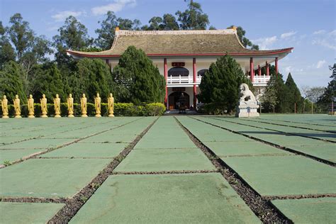 Conheça o surpreendente Templo Budista Chen Tien em Foz do Iguaçu