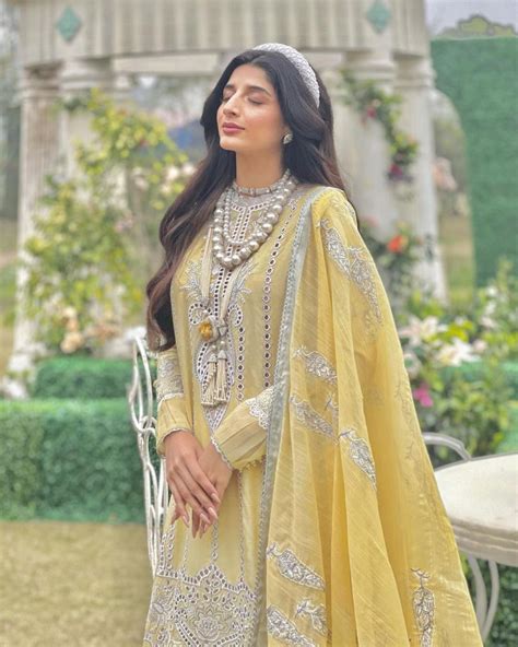 Mawra Hocane Spells Elegance In Traditional Attires Pictures Lens