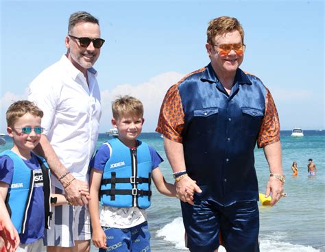 Photo Elton John Son Mari David Furnish Et Leurs Fils Elijah Et