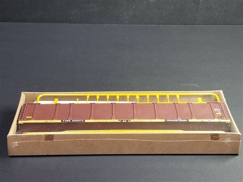 Ho Scale Walthers Enclosed Auto Carrier Cp Rail Etsy