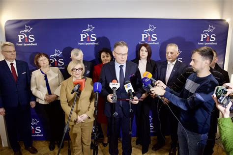 Grzegorz Biedroń jedynką na liście PiS do sejmiku województwa